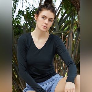 brandy melville josephine top in black